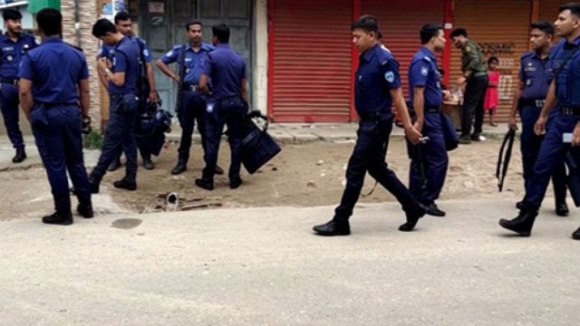 কুমিল্লায় জাল ভোট দেওয়ার অভিযোগে ১২ জনের কারাদণ্ড - দৈনিকশিক্ষা