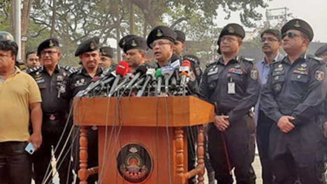 ছিনিয়ে নেয়া দুই জঙ্গি দেশেই আছে : র‌্যাব ডিজি - দৈনিকশিক্ষা