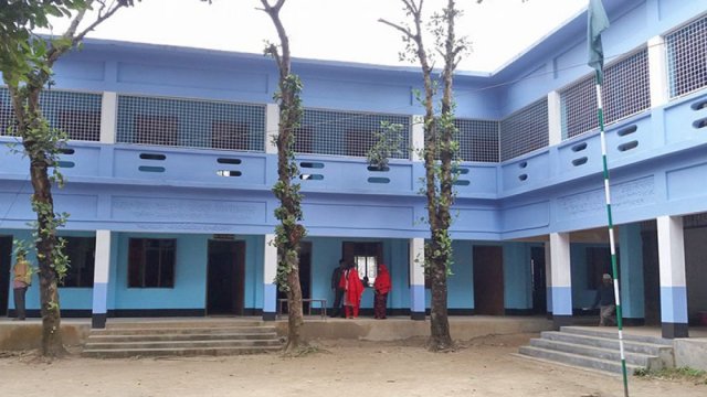 উল্লাপাড়া আদর্শ উচ্চ বিদ্যালয়ে নিয়োগ বিজ্ঞপ্তি - দৈনিকশিক্ষা