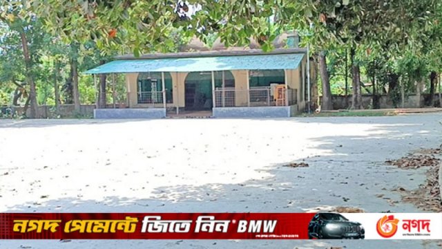 গ্রামের বাড়িতে নায়ক ফারুকের জানাজা রাত ৯ টায় - দৈনিকশিক্ষা