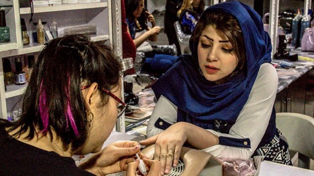 আফগানিস্তানে নারীদের জন্য বিউটি পার্লার নিষিদ্ধ করলো তালেবান - দৈনিকশিক্ষা