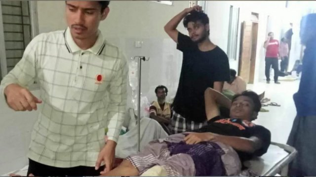Barishal Engineering College students say BCL activists beat them up for not attending ‘political programme’ - Dainikshiksha