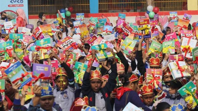 জানুয়ারিতে সর্বোচ্চ সংখ্যক বই দেয়া হবে: অর্থ উপদেষ্টা