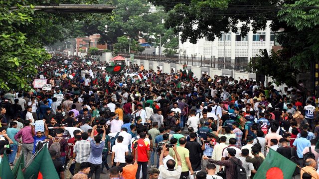 গণঅভ্যুত্থানে অংশ নেয়া ছাত্র-জনতার বিরুদ্ধে কোনো মামলা নয়: স্বরাষ্ট্র মন্ত্রণালয় - দৈনিকশিক্ষা