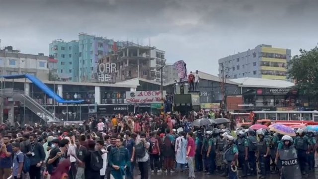 ইসিবি চত্বরে জড়ো হয়েছেন শিক্ষার্থীরা - দৈনিকশিক্ষা