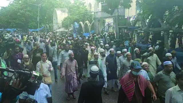 প্রেসক্লাবে কওমি শিক্ষার্থীদের বিক্ষোভ - দৈনিকশিক্ষা