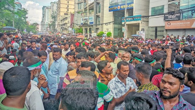 বাধাহীন সমাবেশে বিএনপি নেতা-কর্মীদের ঢল - দৈনিকশিক্ষা