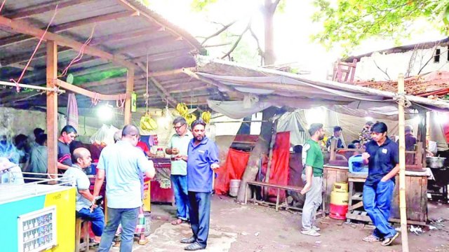 জবির চাঁদামুক্ত টিএসসিতে দোকানিরা খুশি - দৈনিকশিক্ষা