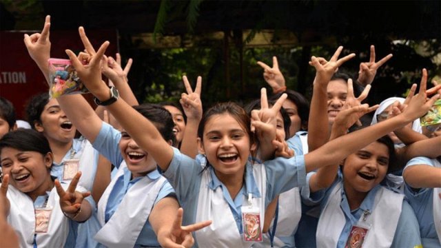 এইচএসসিতে ঈর্ষণীয় ফল বেসরকারি কলেজে - দৈনিকশিক্ষা