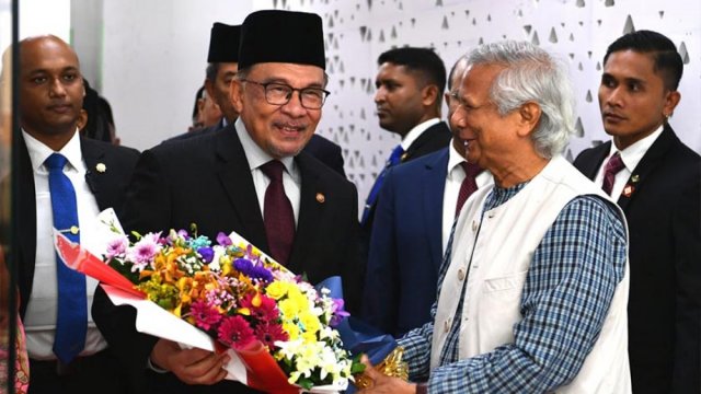 Very happy to welcome my old friend: Prof Yunus on receiving Malaysian PM - Dainikshiksha