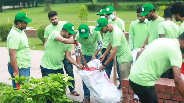 JCD leaders clean Ziaur Rahman's grave - Dainikshiksha