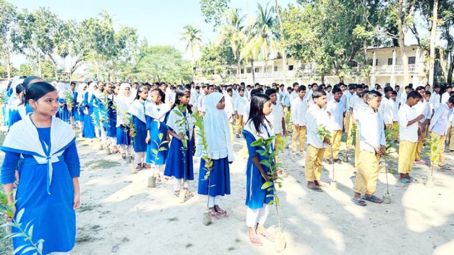 মাদক ও বাল্যবিয়েকে না বলে শপথ নিলেন নওগাঁর শিক্ষার্থীরা