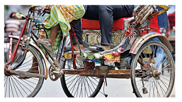 Battery-run rickshaws allowed back on Dhaka roads for one month