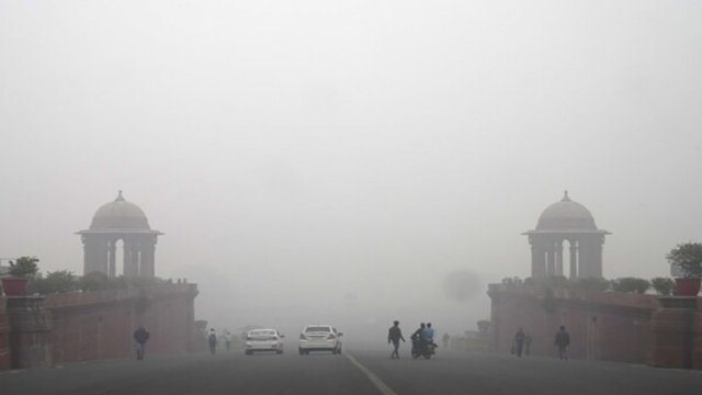 New Delhi shuts schools, bans construction as air pollution reaches worst levels