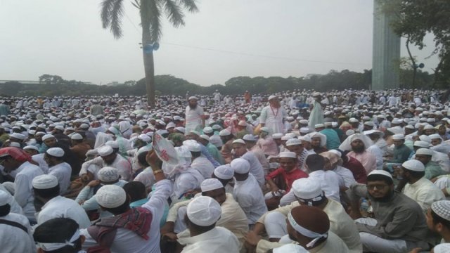 Thousands throng Suhrawardy Udyan for Olama Mashayekh rally