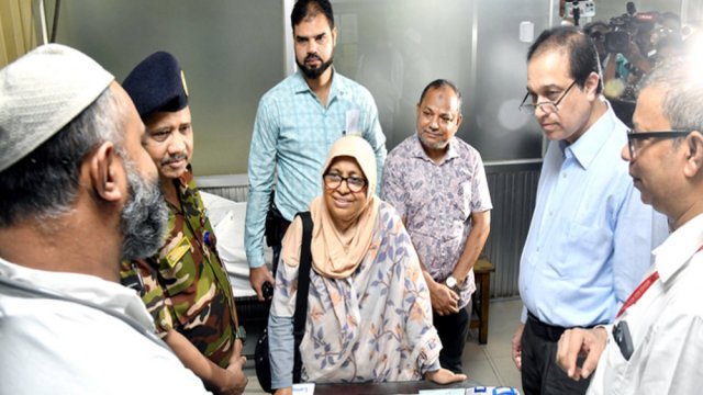 জুলাই-আগস্টে আহ*ত আরো ২৭ জনকে বিদেশে পাঠানো হবে: স্বাস্থ্য উপদেষ্টা - দৈনিকশিক্ষা